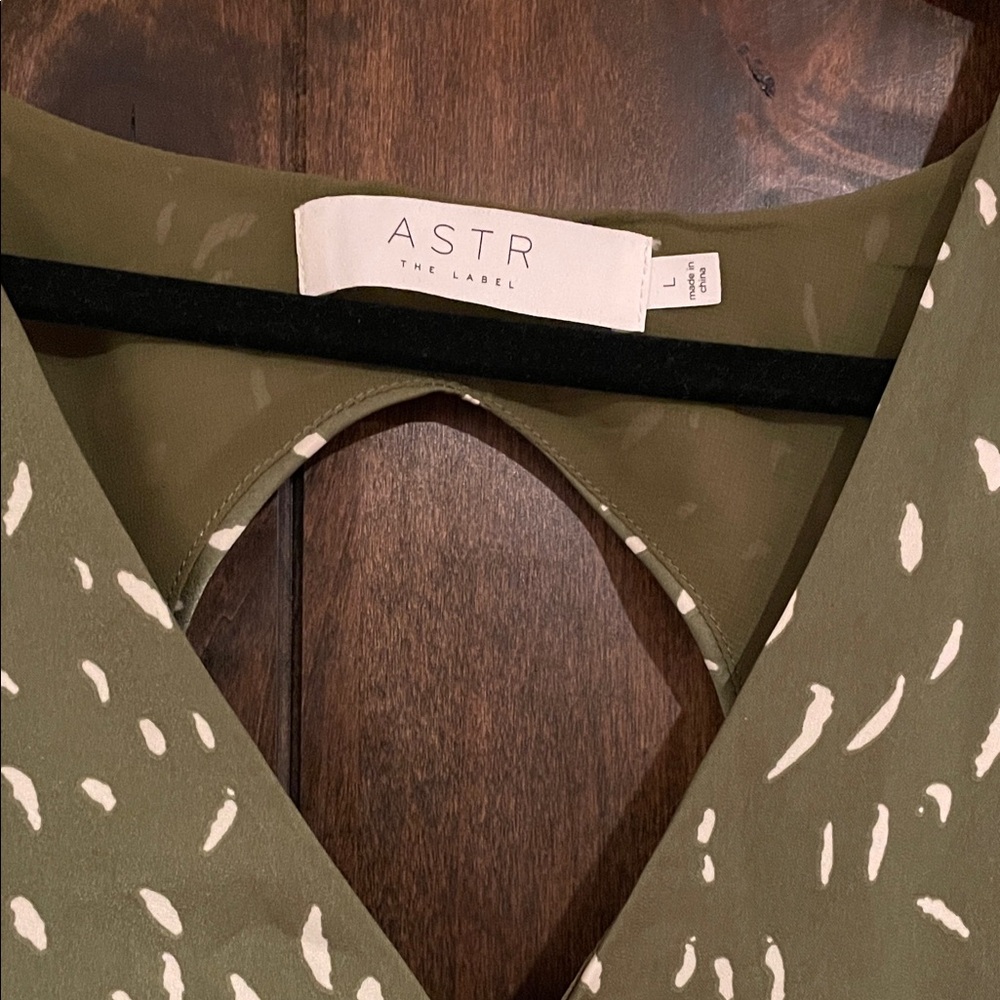 Astr Olive Patterned Open Back Blouse - image 2